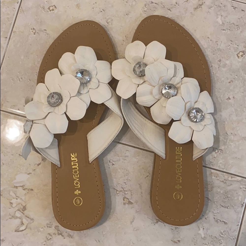 Love Culture White Flowers Sandals